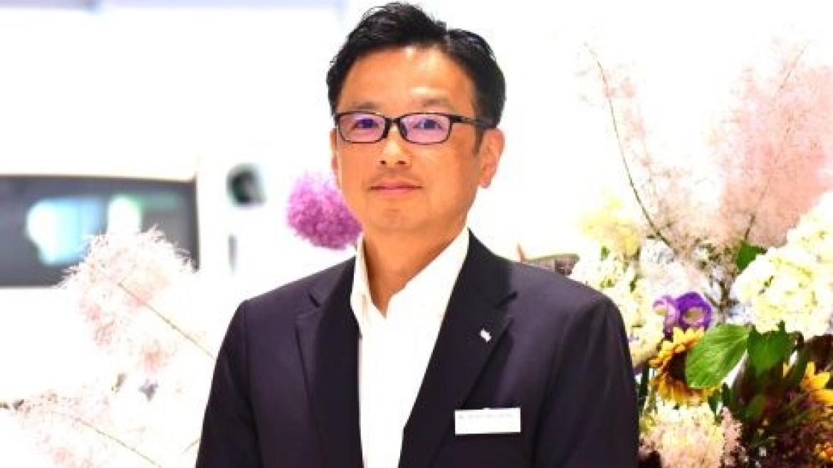 腾朝（アラタンチロン）さん　楽器：馬頭琴